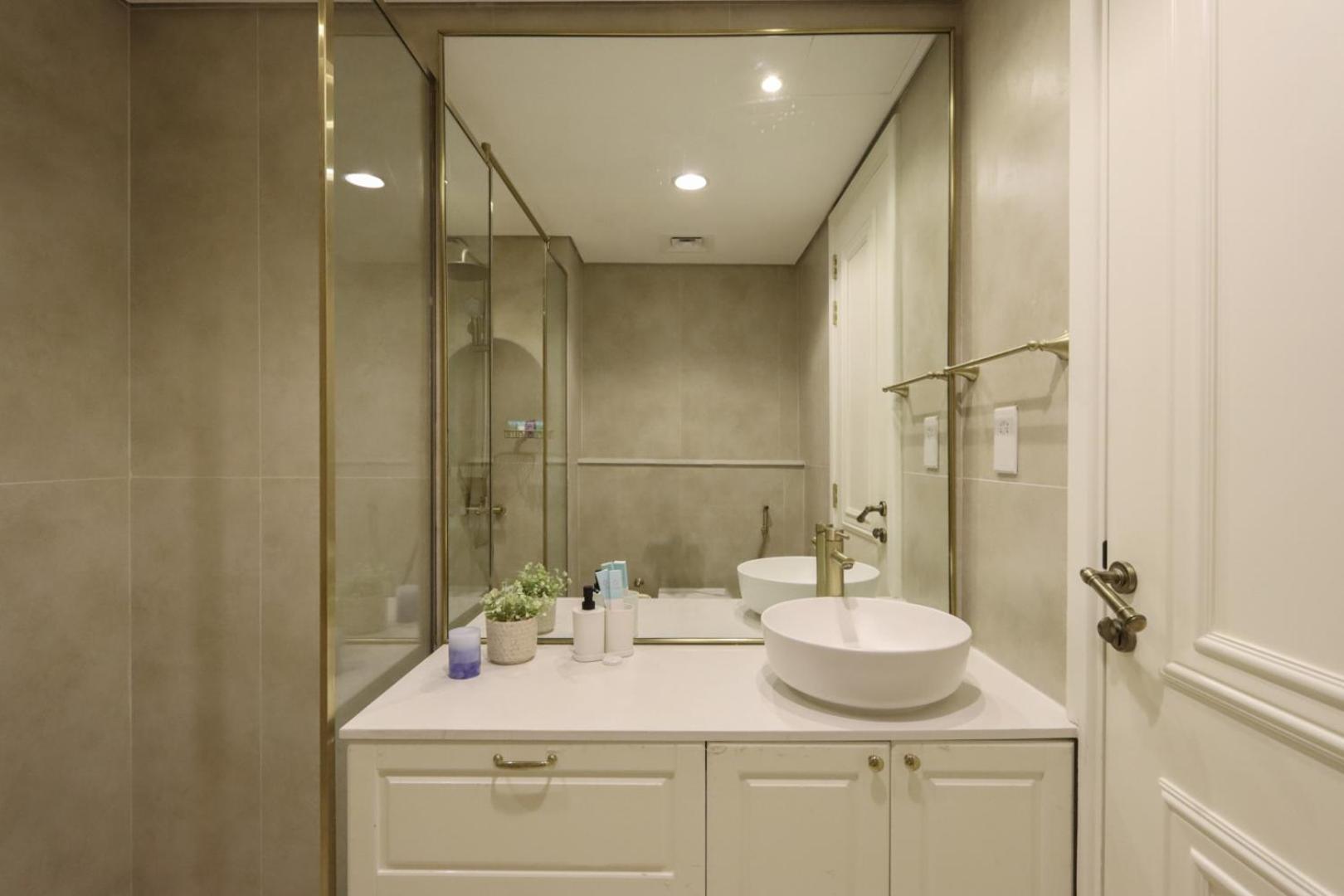 Livbnb-radiant, Upgraded 1b Unit In District 14, Jvc Apartment Dubai