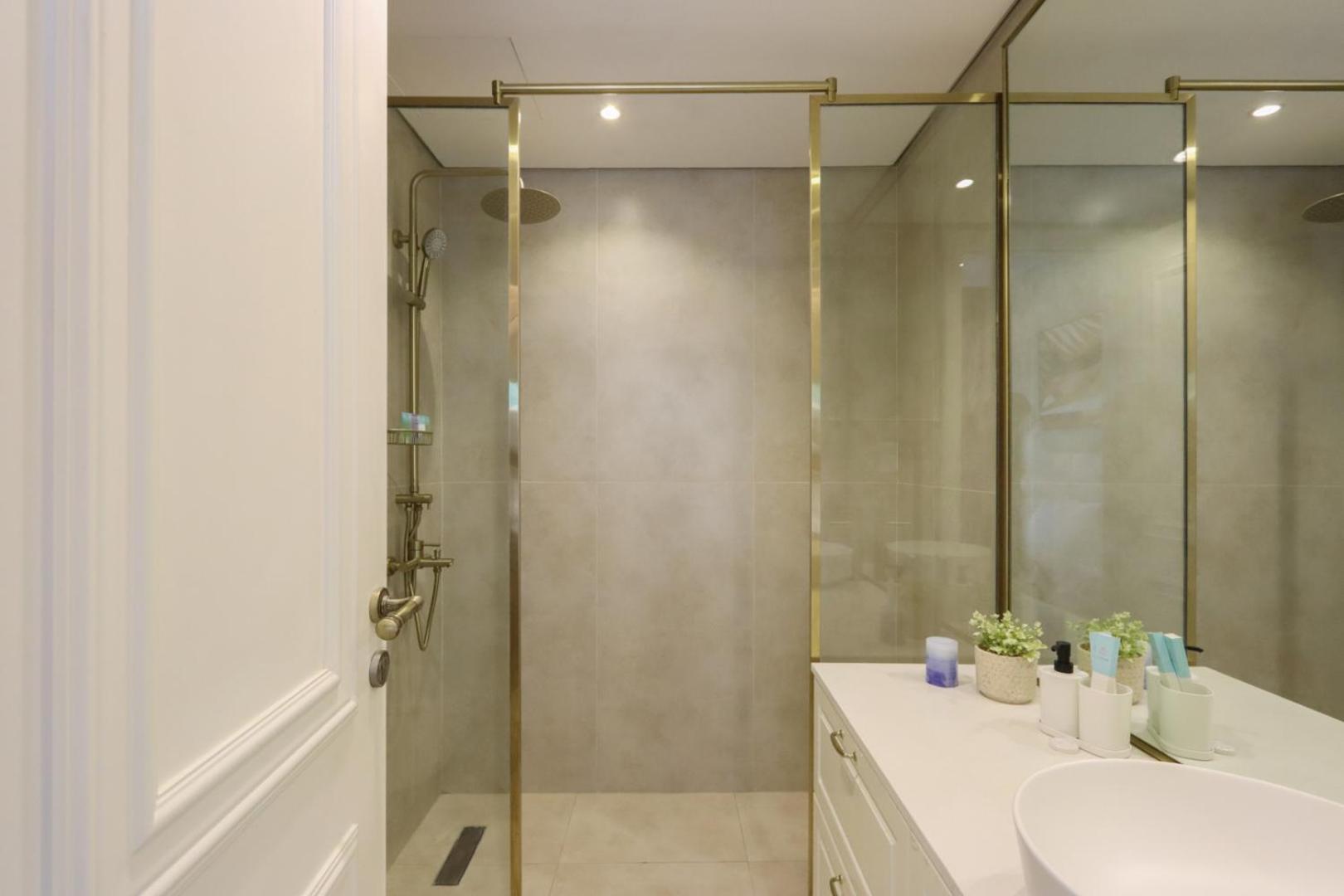 Livbnb-radiant, Upgraded 1b Unit In District 14, Jvc * Dubai