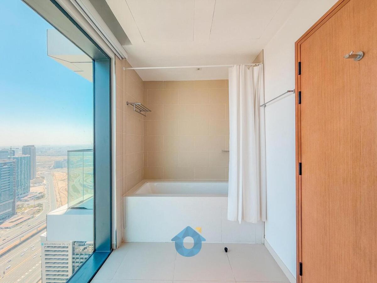 Apartment 4603 Stylish 2-bhk In Vida, Marina & Yacht View *