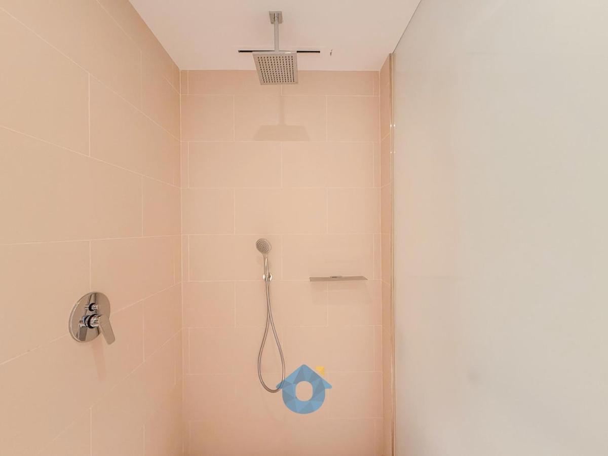 4603 Stylish 2-bhk In Vida, Marina & Yacht View