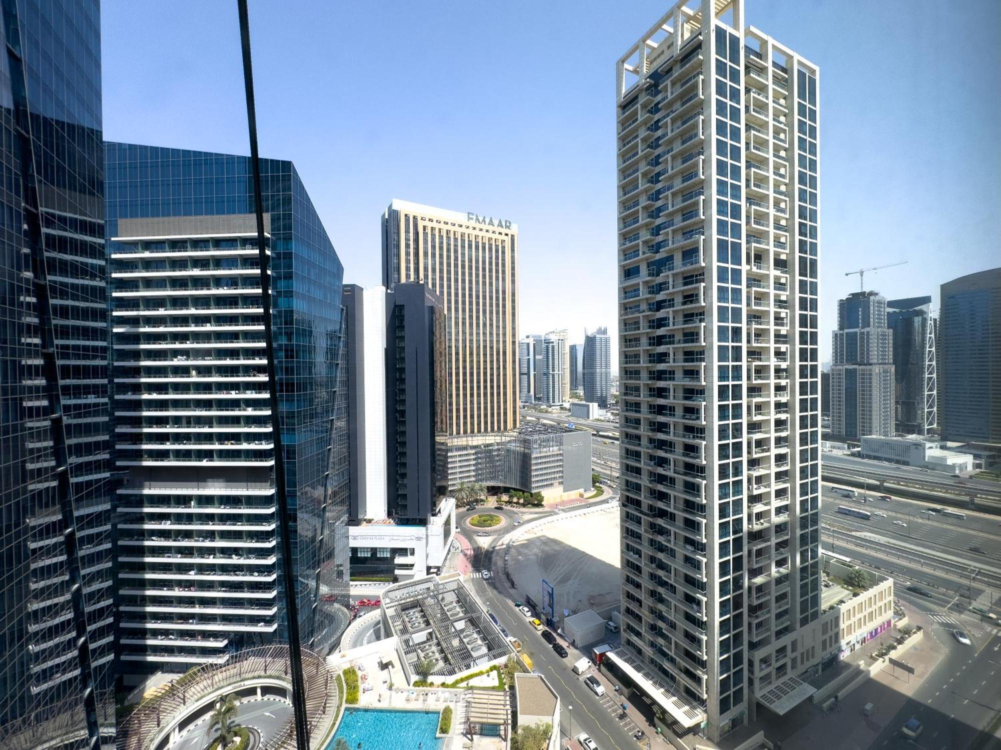 Serene 2br Escape - Al Majara - Waterfront Apartment