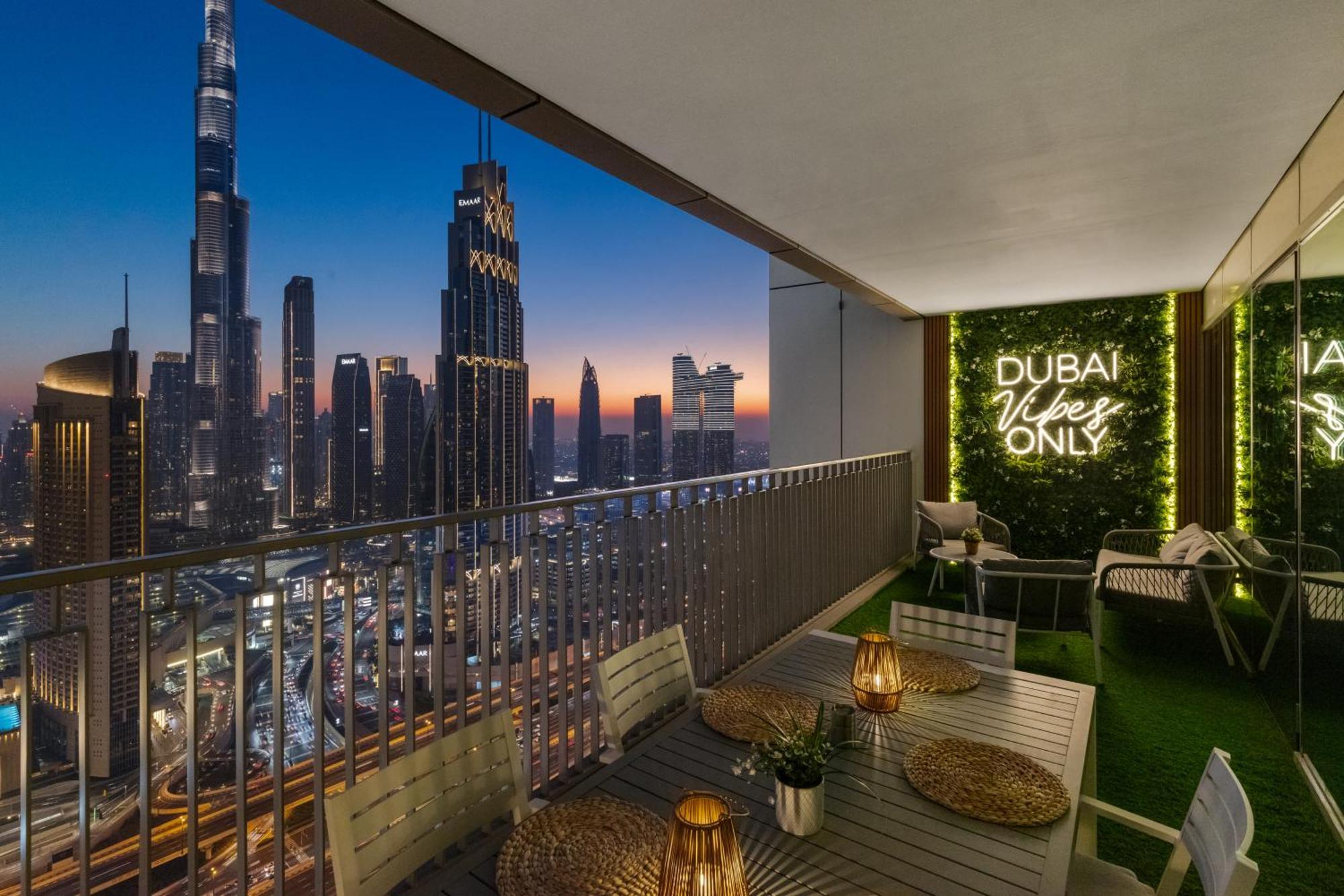 Deluxe 4br With Patio - Burj Khalifa And Fountains View