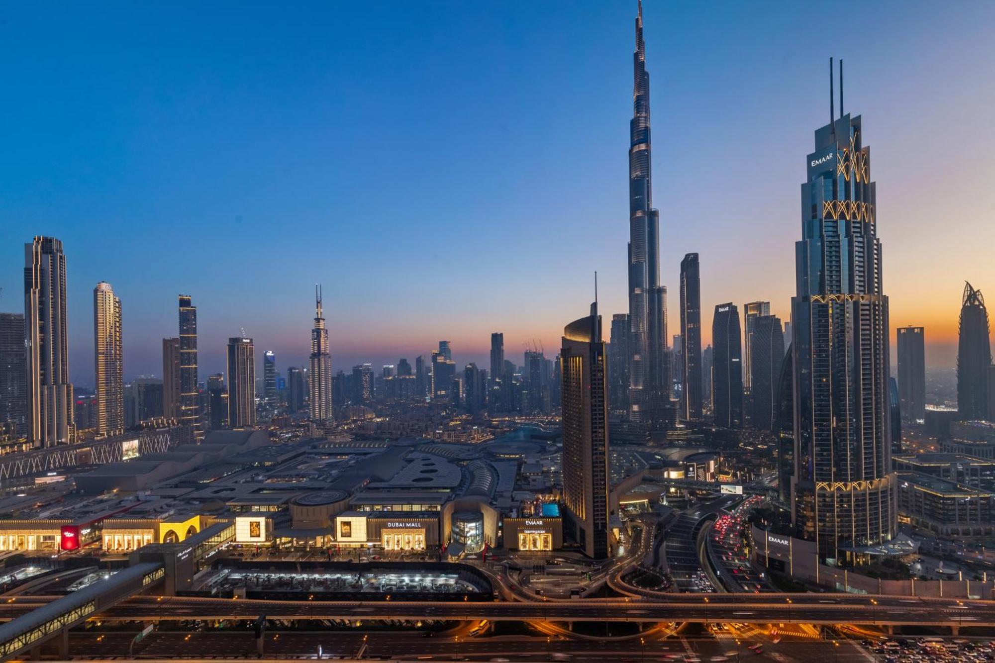 Apartment Deluxe 4br With Patio - Burj Khalifa And Fountains View Dubai