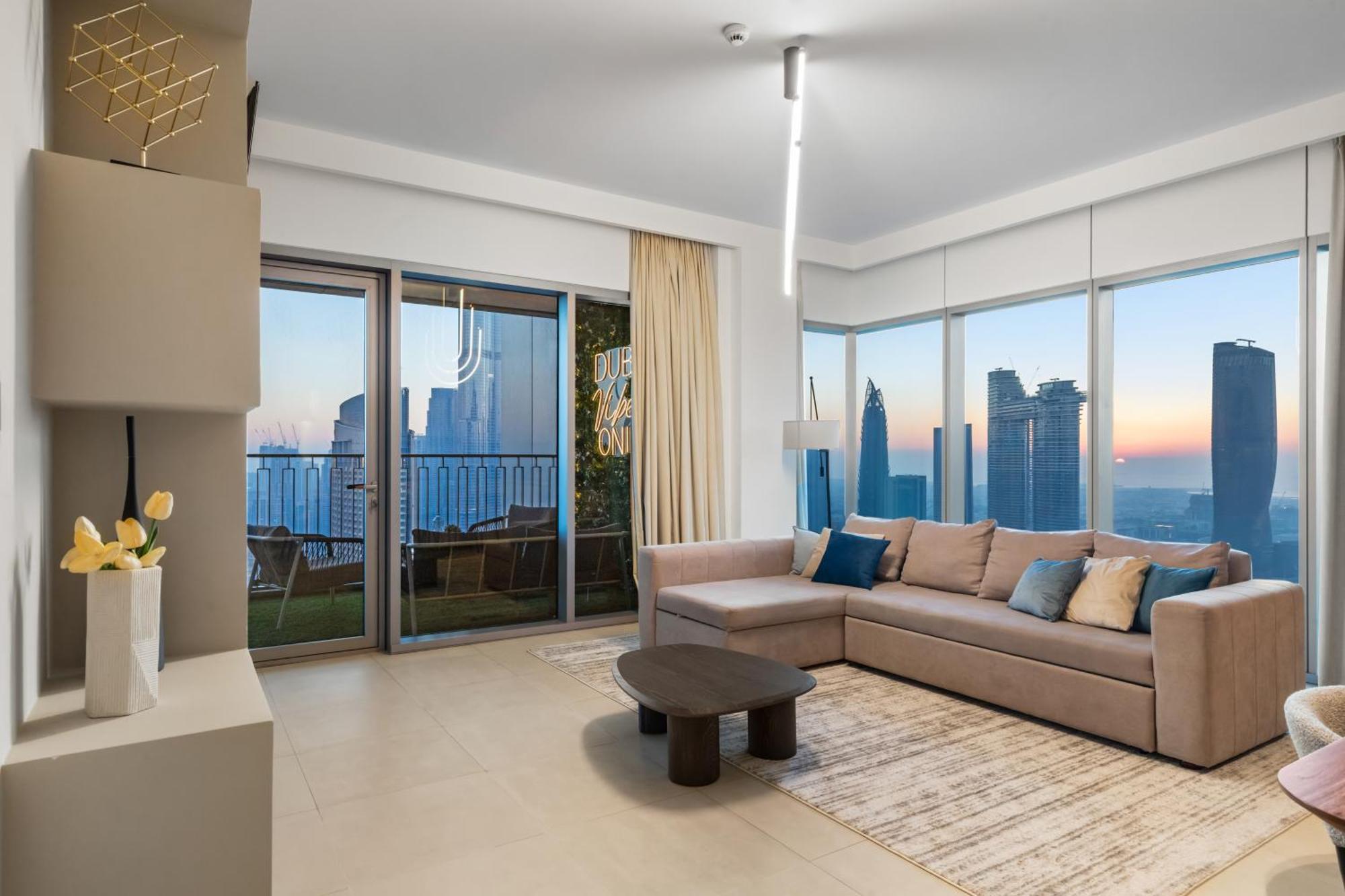Apartment Deluxe 4br With Patio - Burj Khalifa And Fountains View