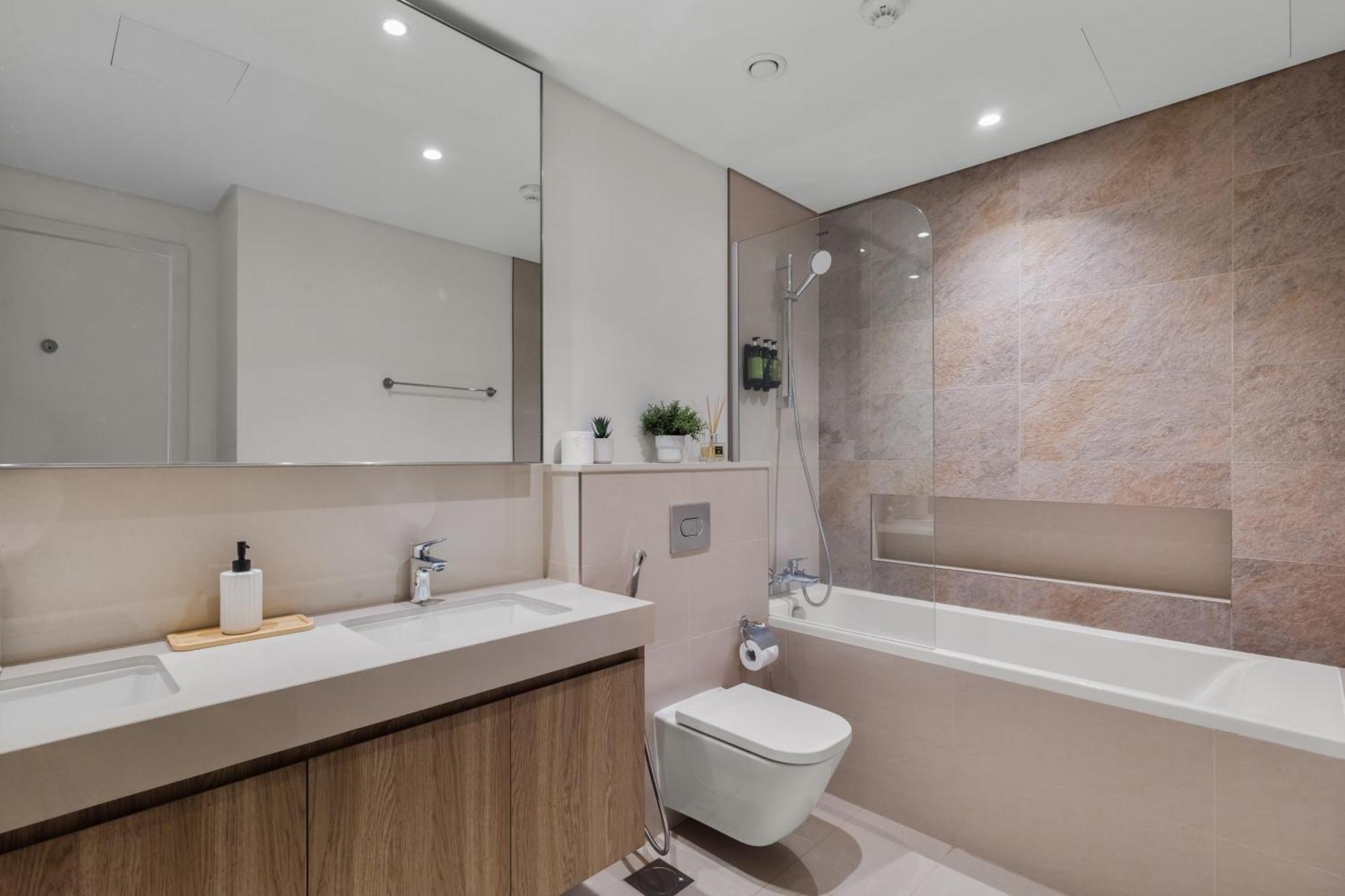 Deluxe 4br With Patio - Burj Khalifa And Fountains View Apartment *