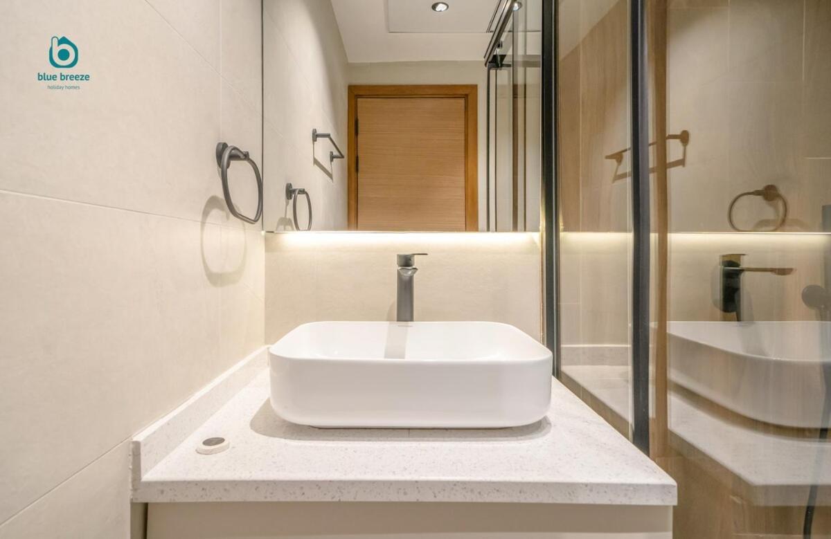 Apartment Blue Breeze - Chic & Cozy Getaway In Al Furjan *