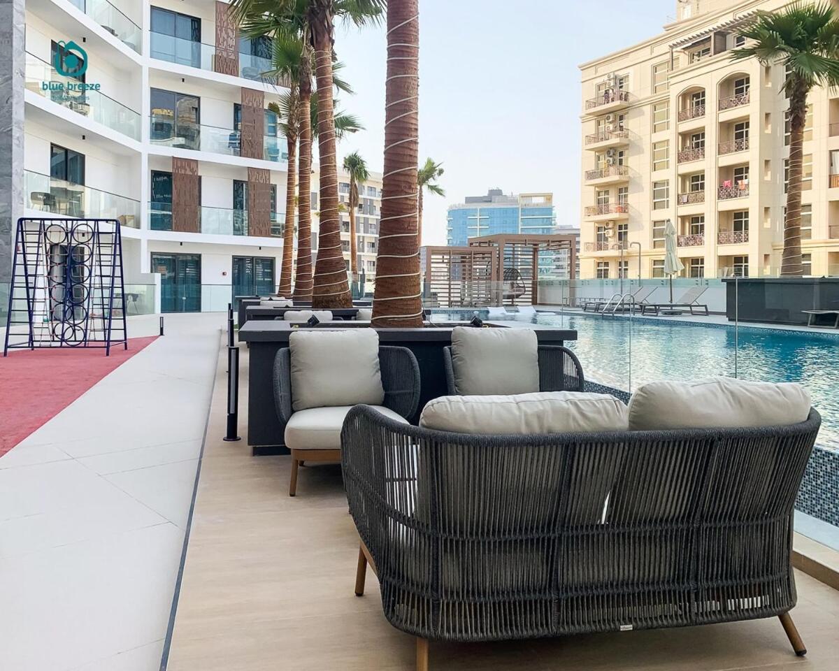 Blue Breeze - Chic & Cozy Getaway In Al Furjan Apartment