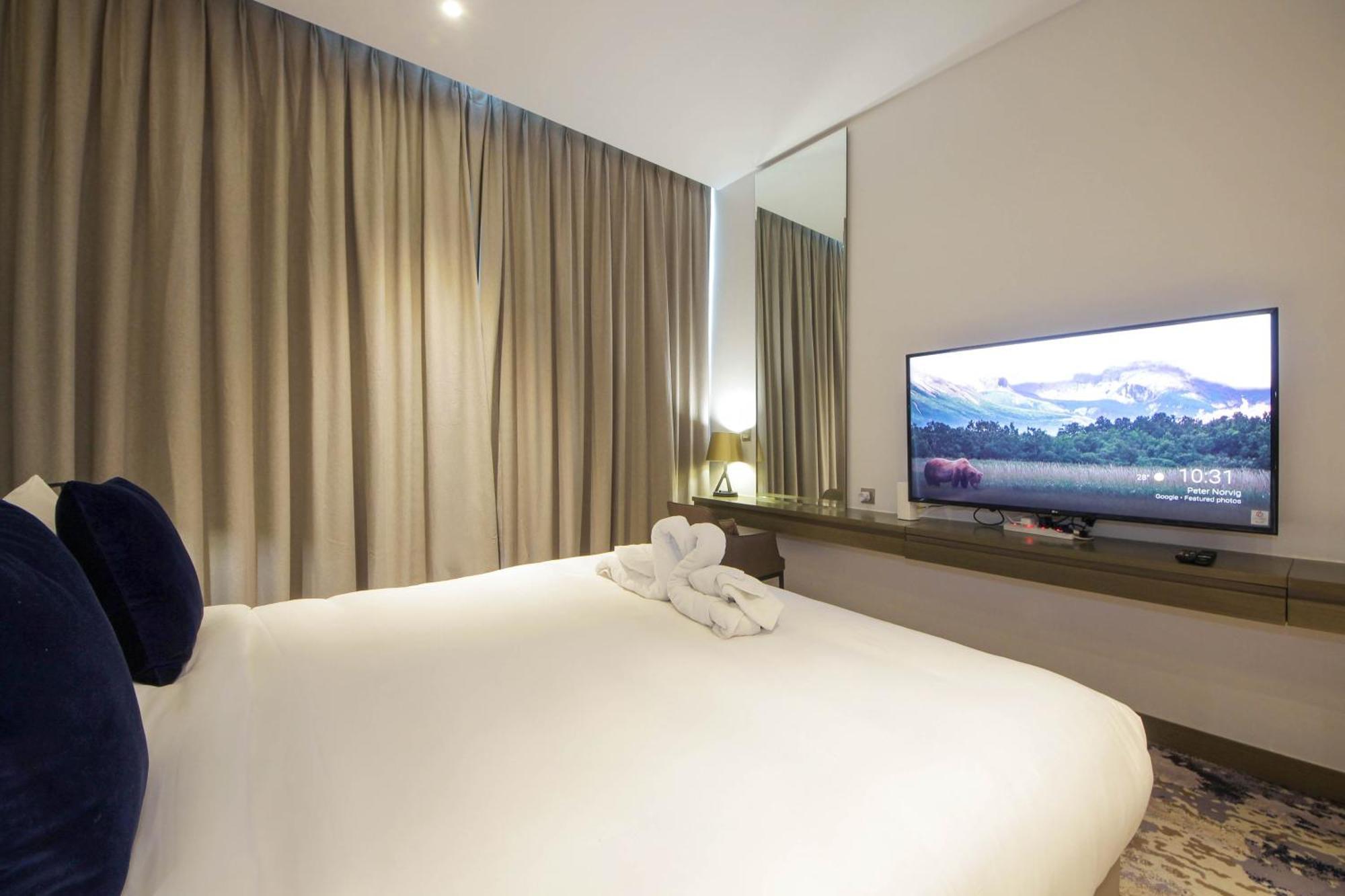Apartment Stylish With Pool In Business Bay Dubai