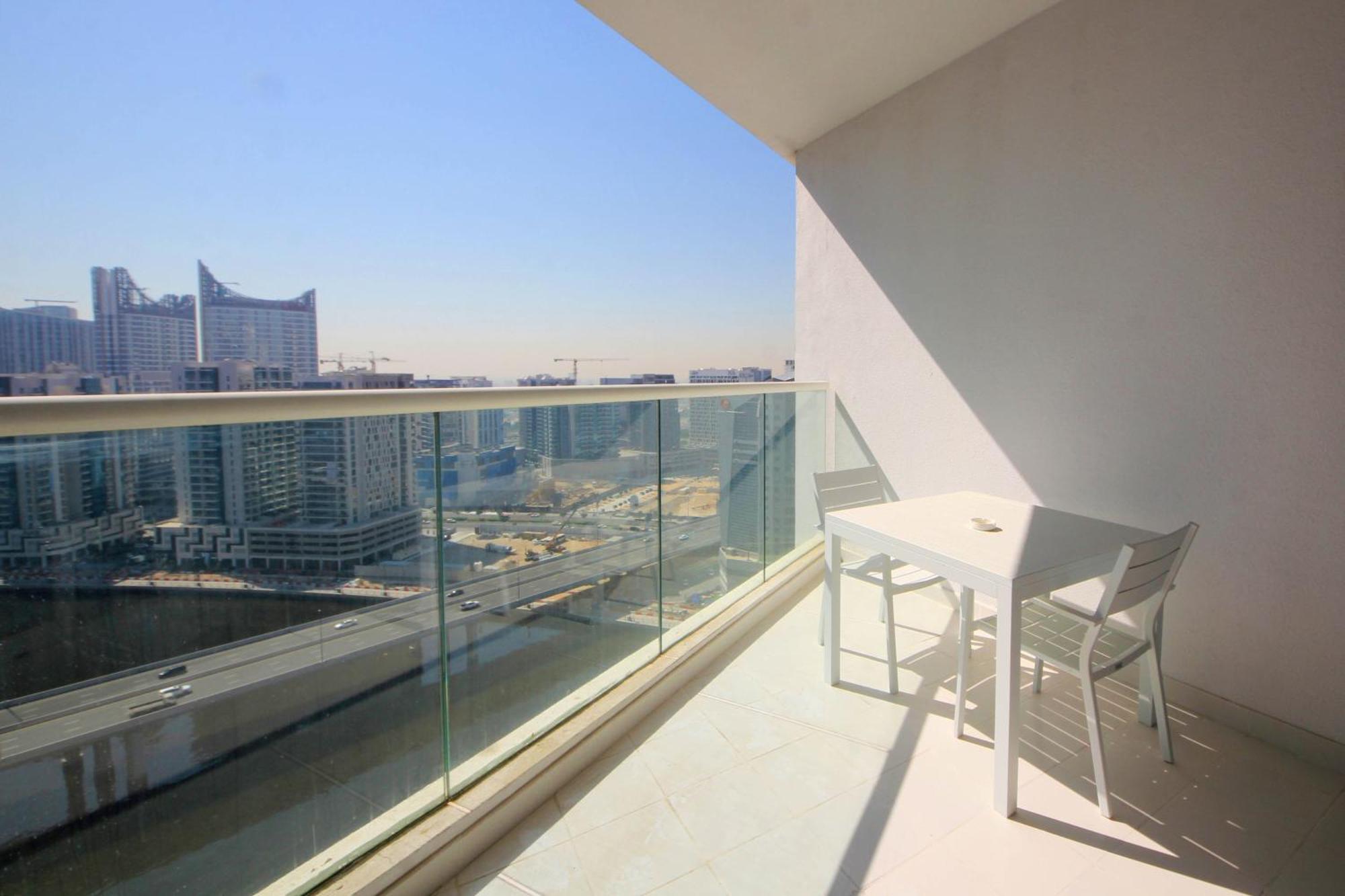 Stylish With Pool In Business Bay Apartment Dubai