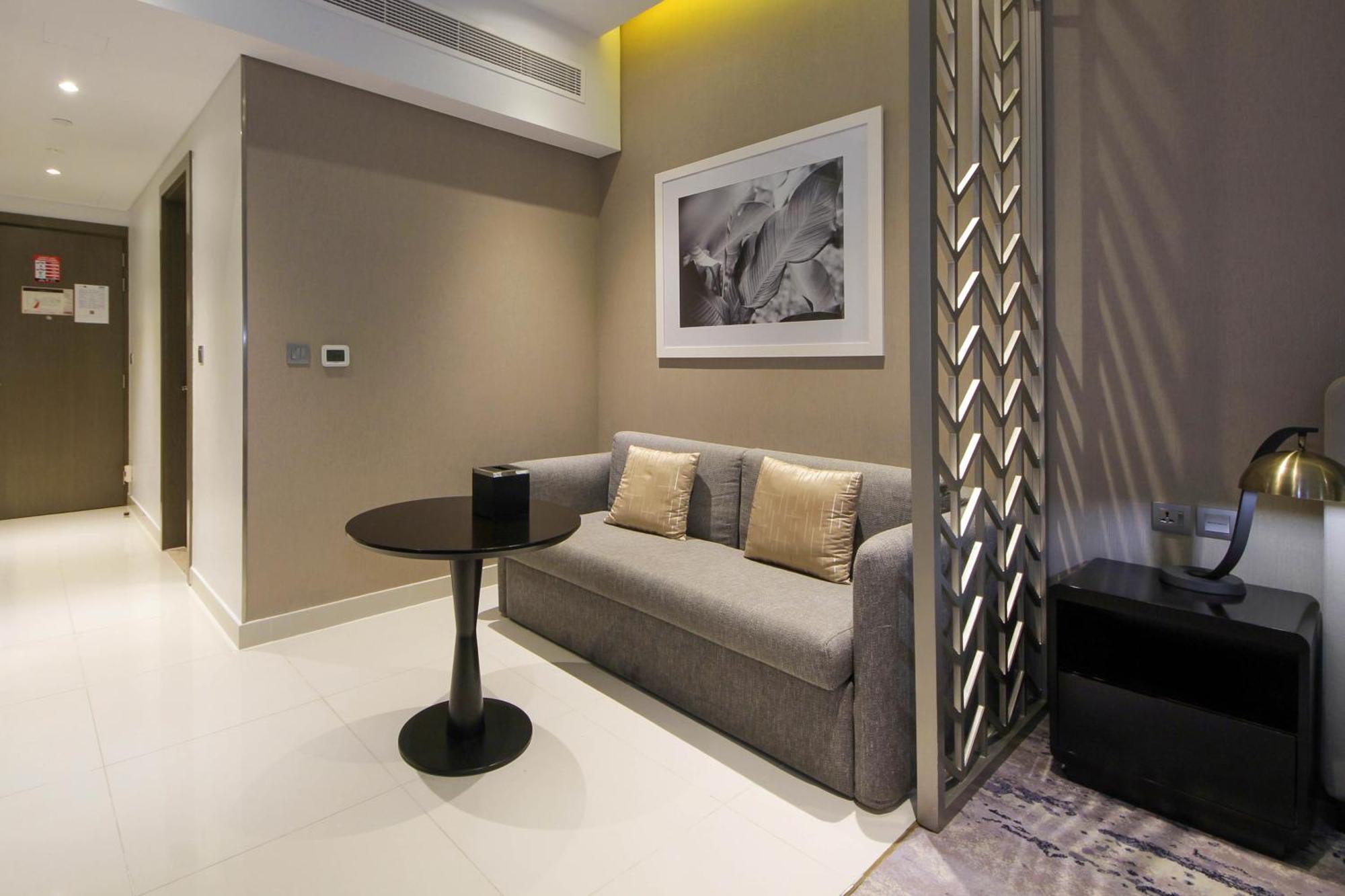 Apartment Stylish With Pool In Business Bay *