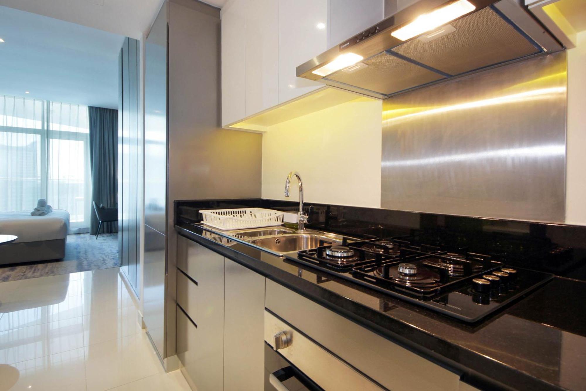Apartment Stylish With Pool In Business Bay *