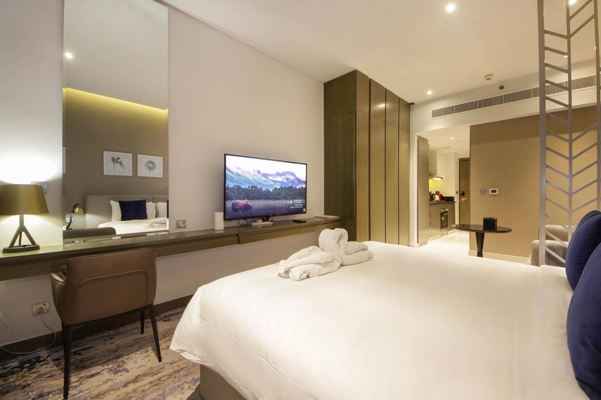 Apartment Stylish With Pool In Business Bay *