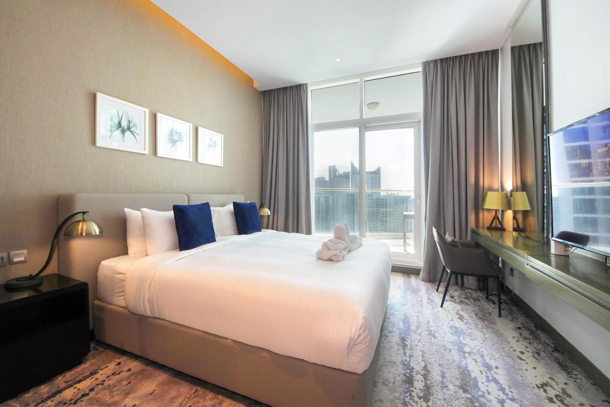 Apartment Stylish With Pool In Business Bay Dubai