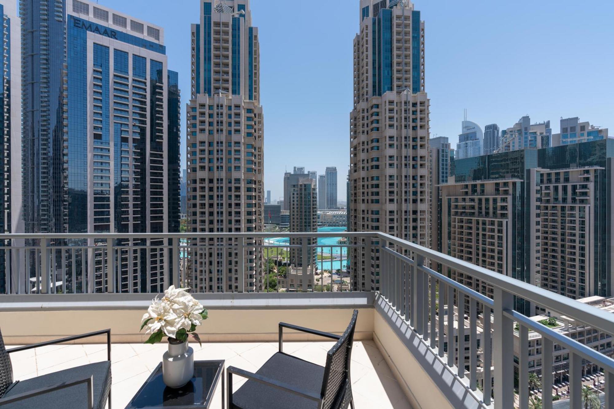 Burj Area 2 Bedroom With Fountain Views Apartment