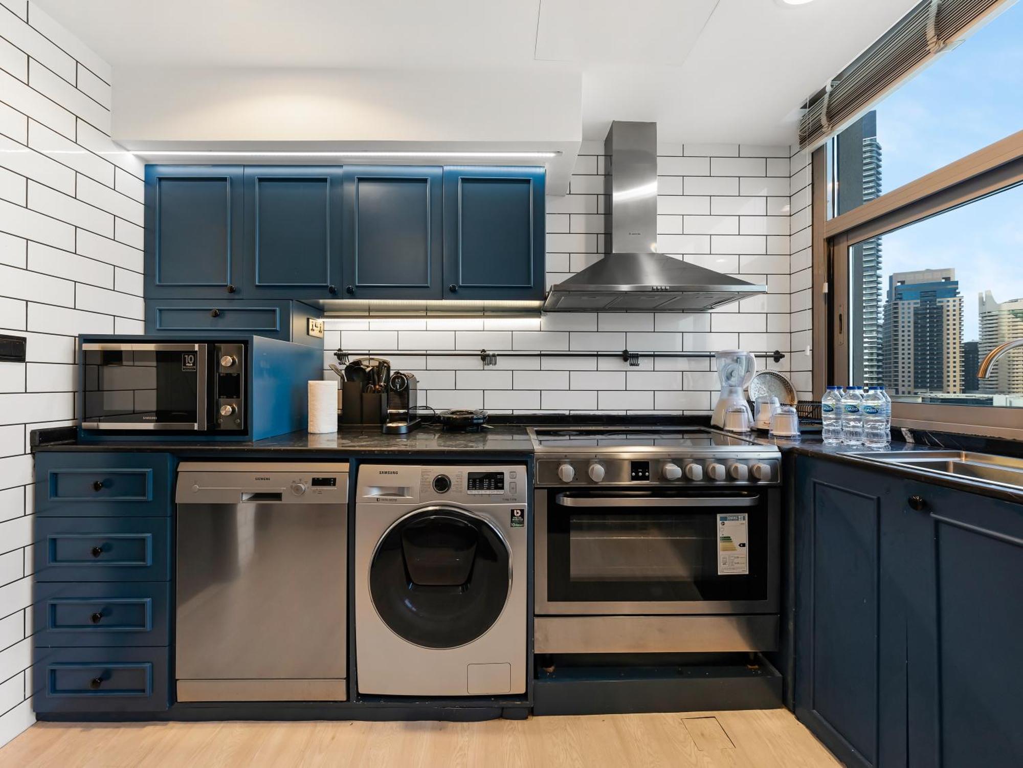 Luxurious 2br With Marina View & Private Jacuzzi Apartment