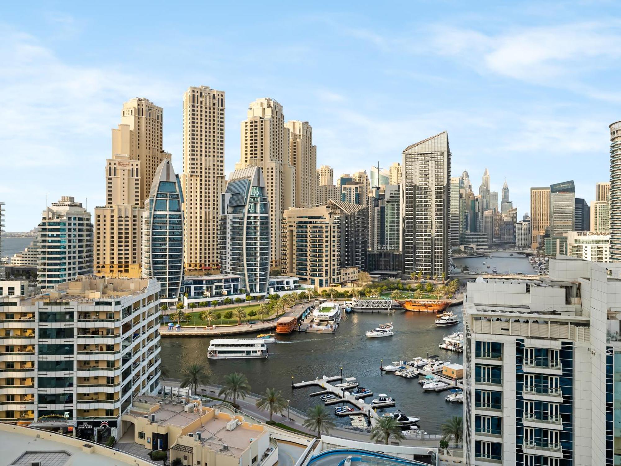 Luxurious 2br With Marina View & Private Jacuzzi Apartment Dubai