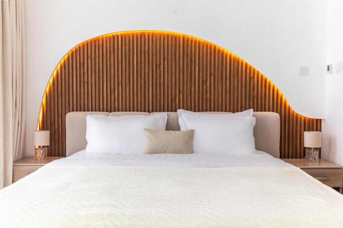 Luxury One-bedroom Burj Khalifa Apartment