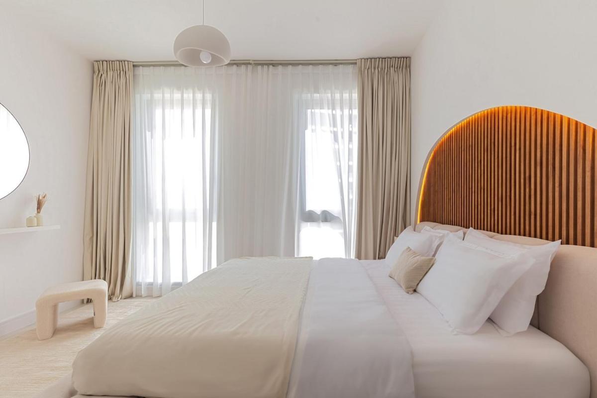 Luxury One-bedroom Burj Khalifa Apartment