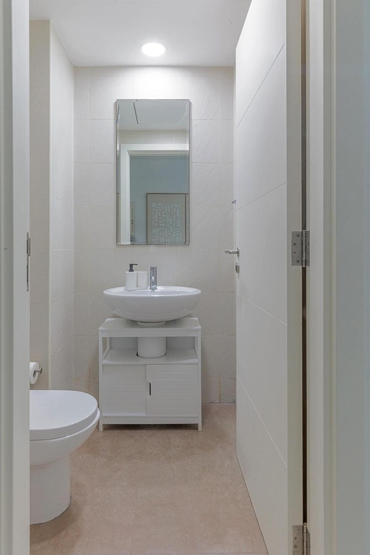 Luxury One-bedroom Burj Khalifa Apartment Dubai