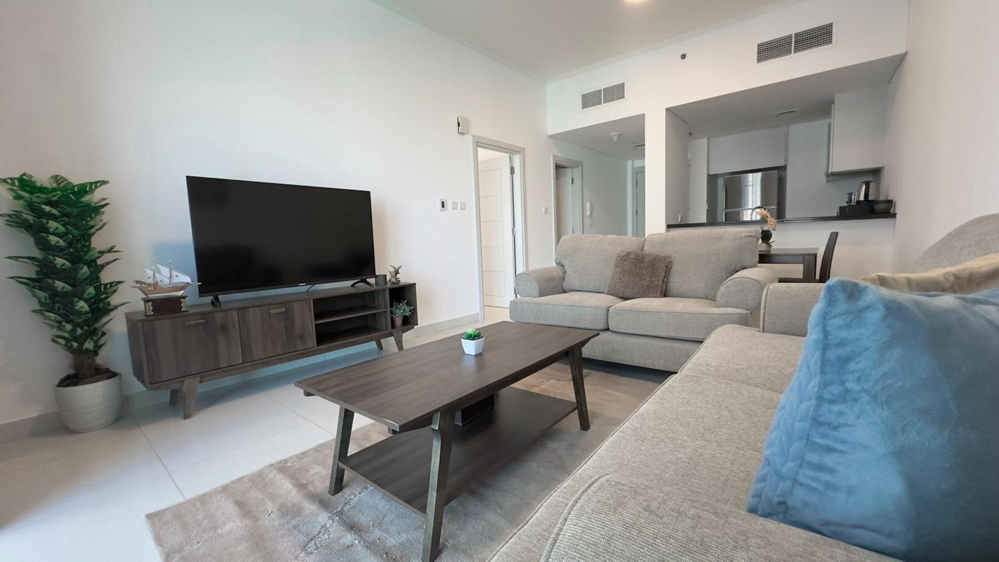 Apartment Sleek Living With Sea Views In Damac Heights Marina By Bhavan