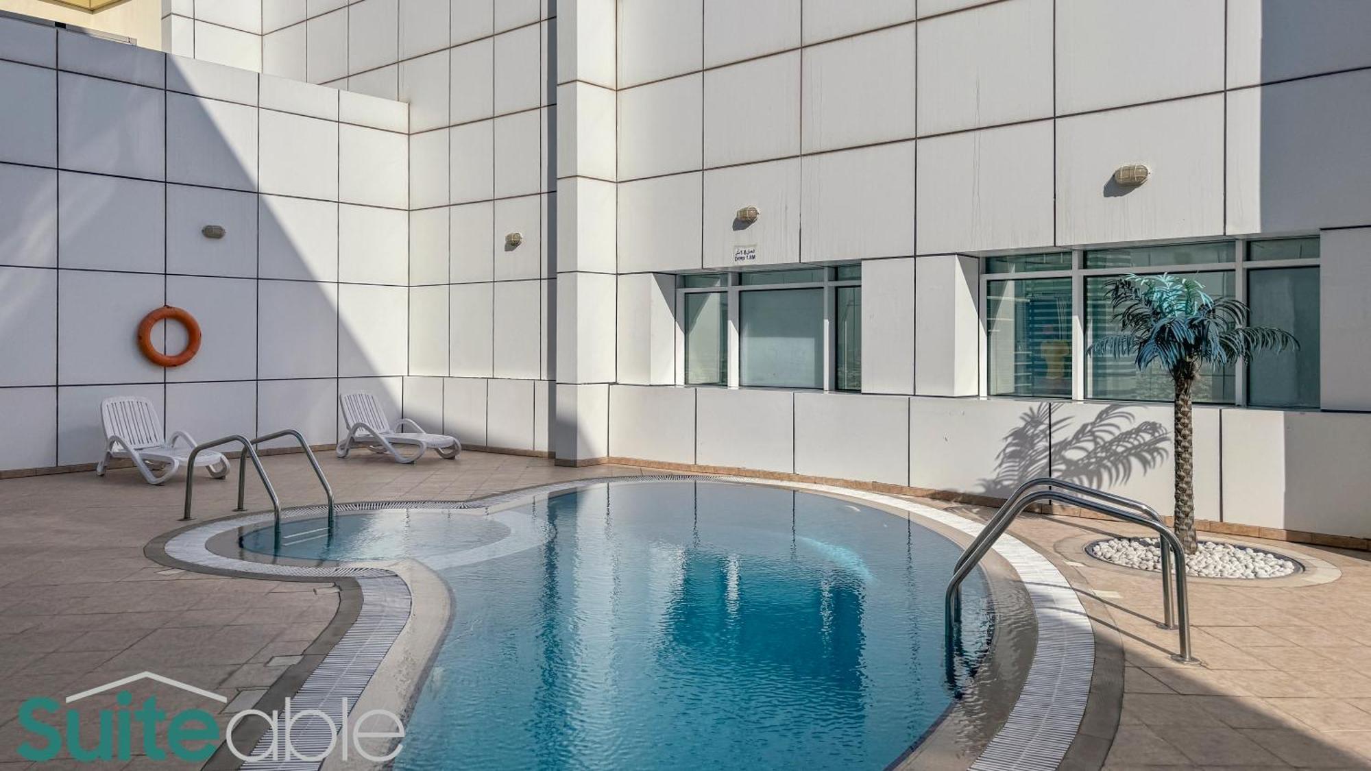 Stylish 1 Bedroom Near Metro Station In Jlt Apartment *