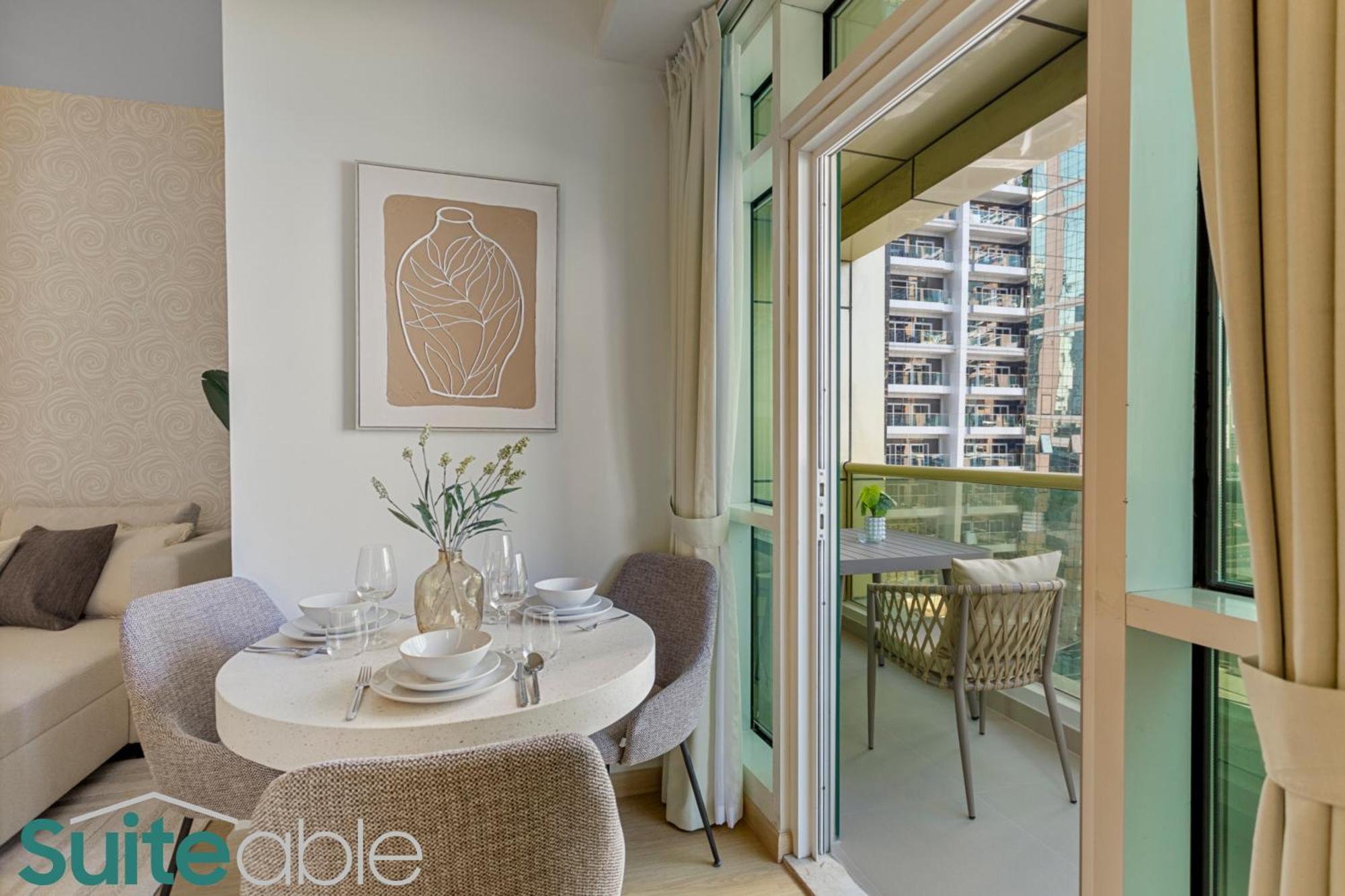 Stylish 1 Bedroom Near Metro Station In Jlt Apartment *