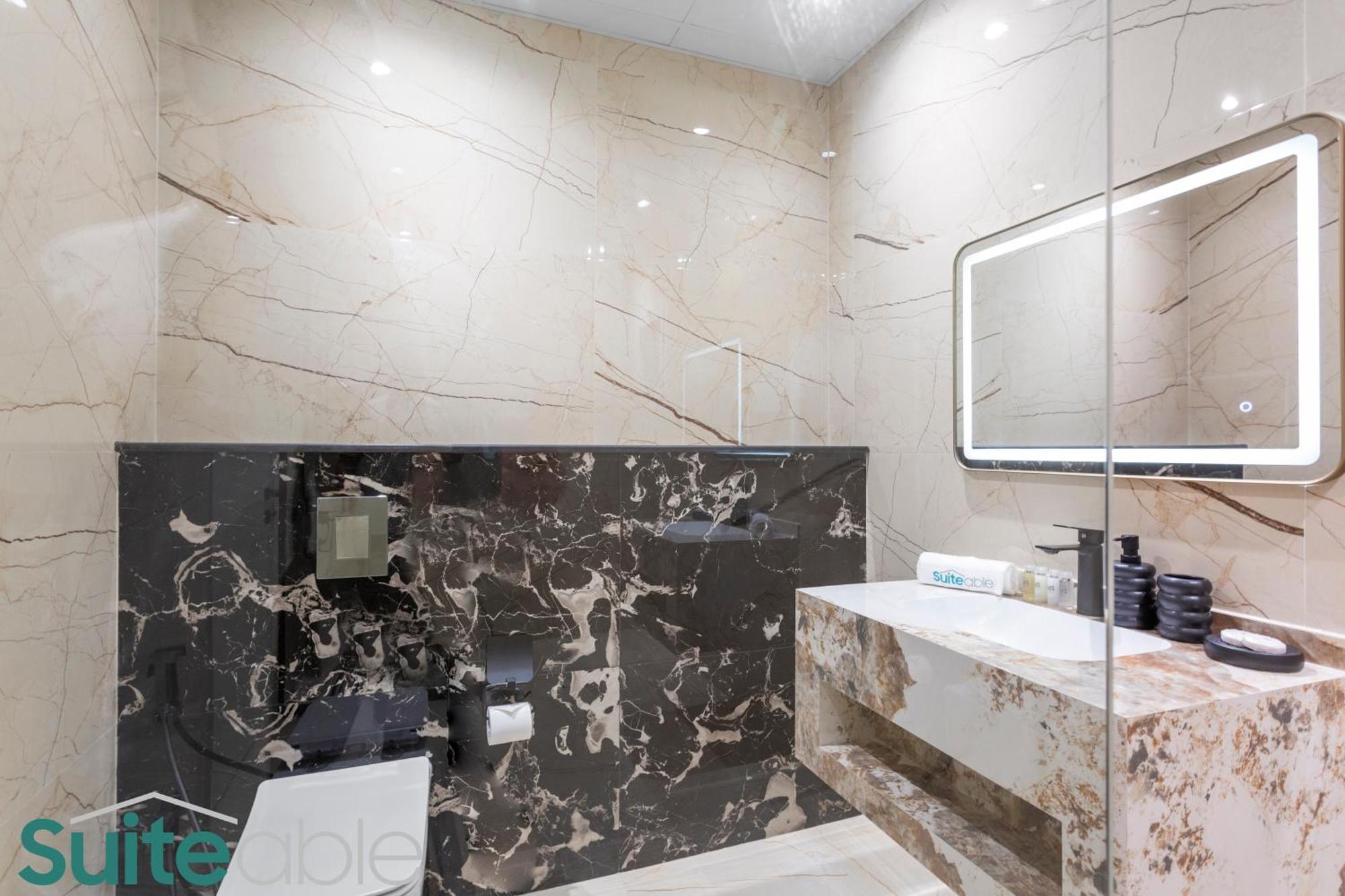 Stylish 1 Bedroom Near Metro Station In Jlt Apartment *