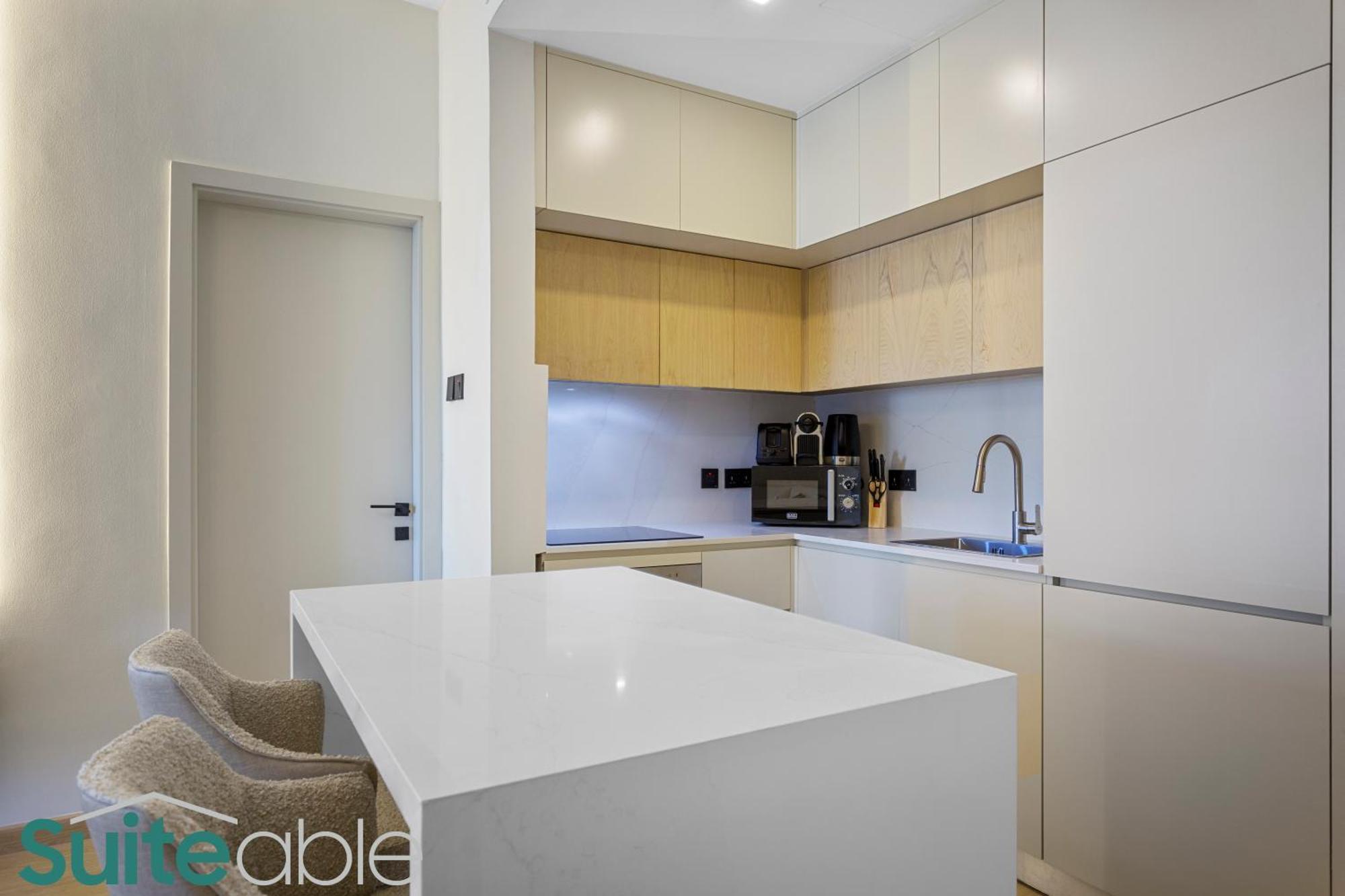 Apartment Stylish 1 Bedroom Near Metro Station In Jlt Dubai