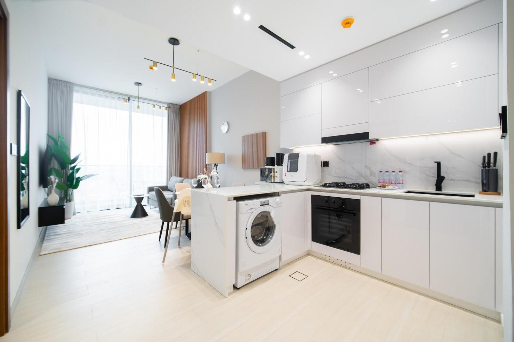 Peaceful Skyline 1br Jvc - Near Mall And Free Baby Gear Apartment *