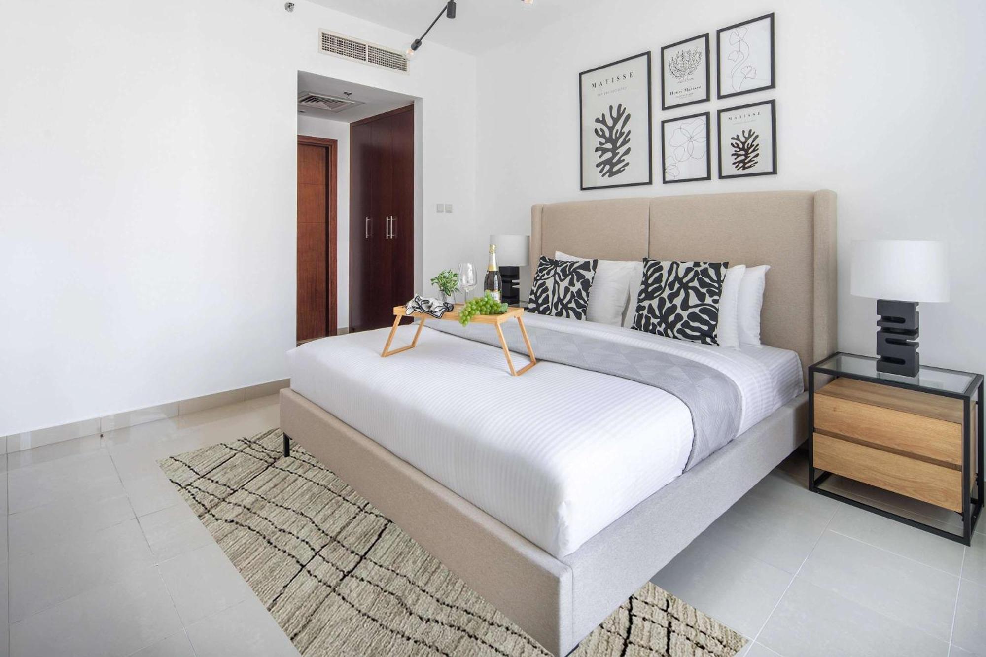 Apartment Frank Porter - Standpoint Tower A *
