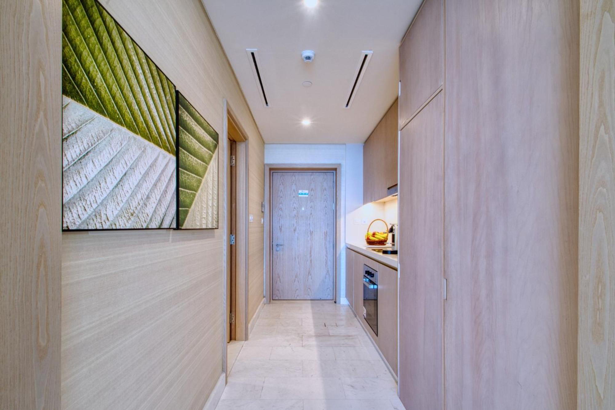 Iconic Views At The Palm Tower Vista Oases Apartment *