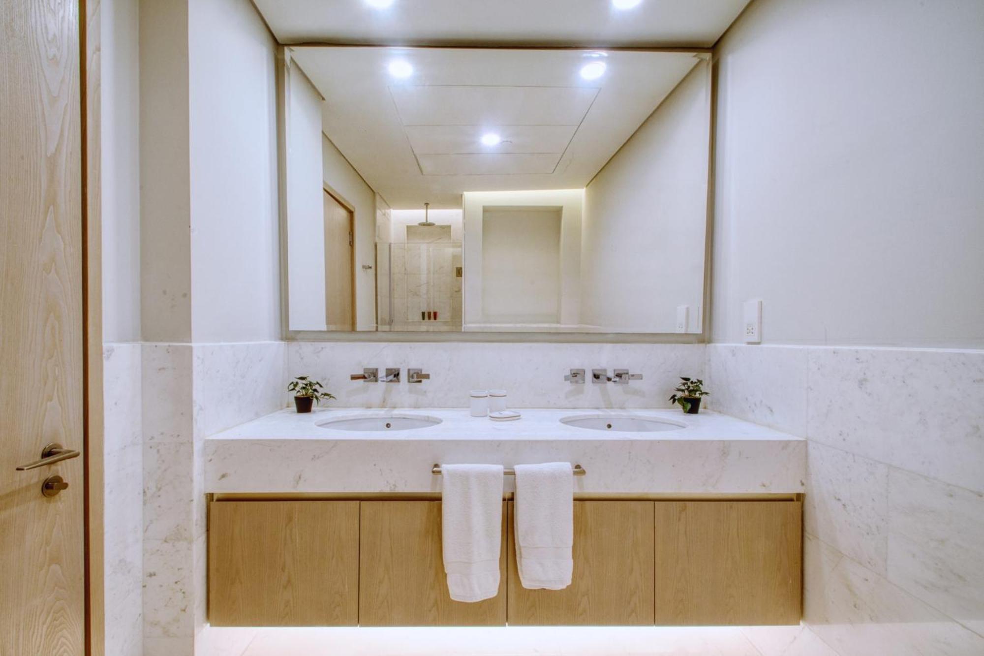 Iconic Views At The Palm Tower Vista Oases Apartment Dubai
