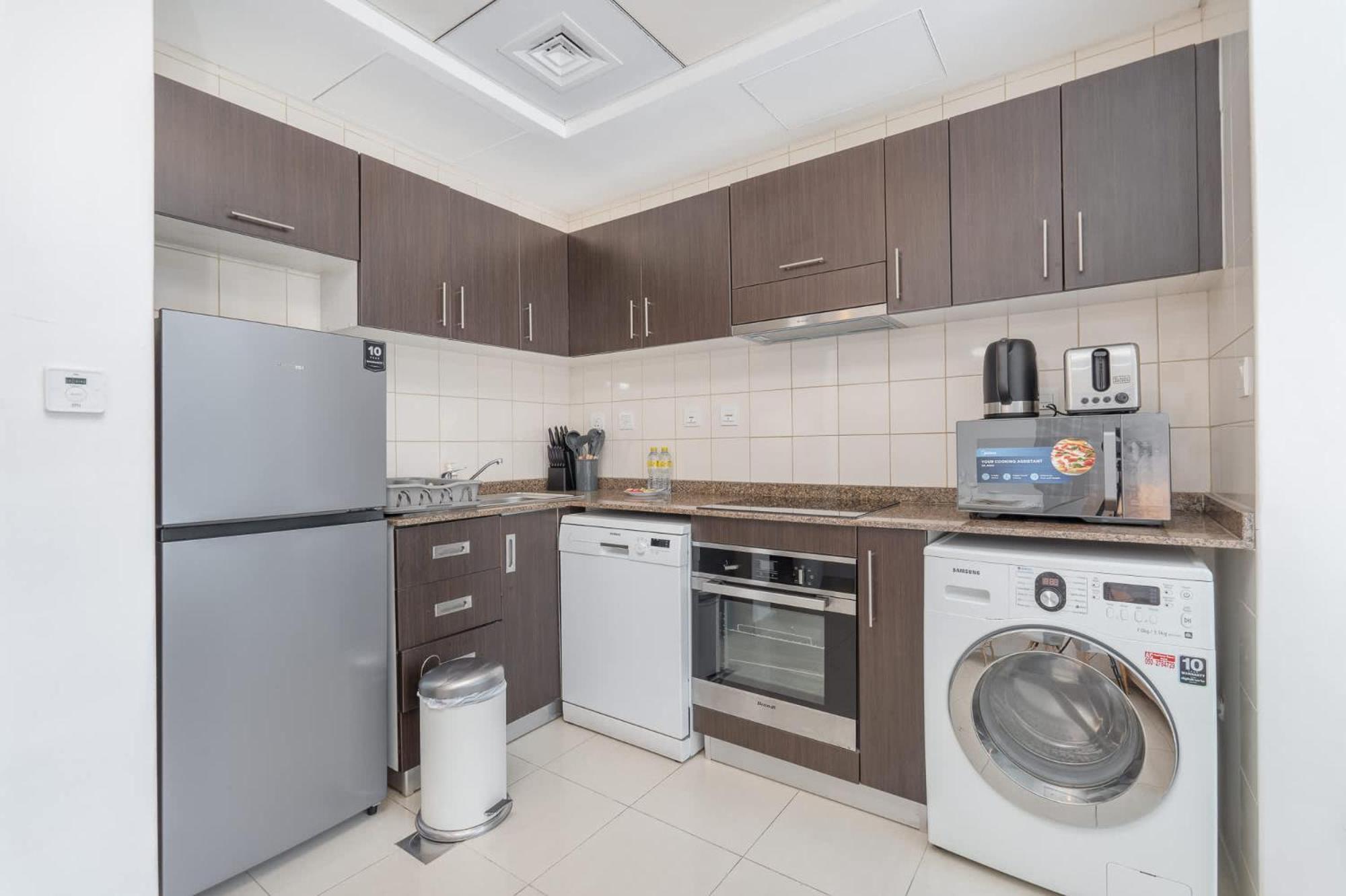 Chic Marina-view In Bay Marina Apartment Dubai