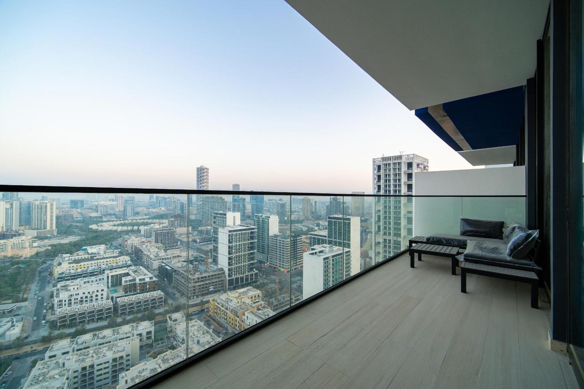 New Jvc 1br With 29th Floor View - Calm And Kid-ready *