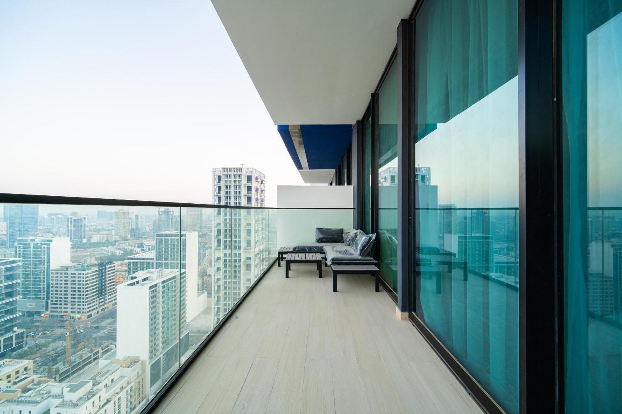 New Jvc 1br With 29th Floor View - Calm And Kid-ready Apartment
