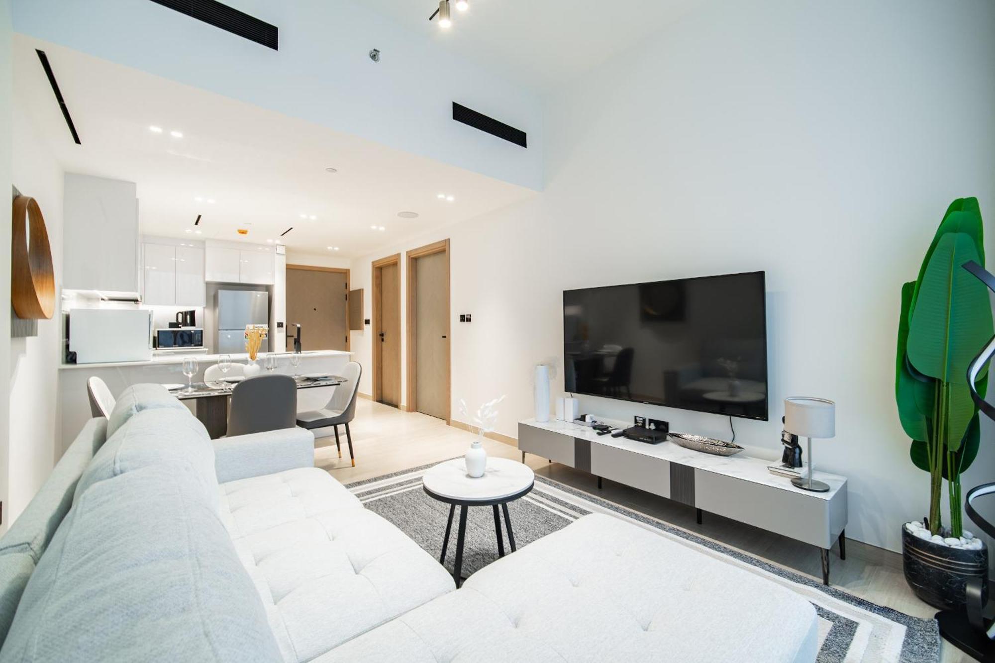 New Jvc 1br With 29th Floor View - Calm And Kid-ready *