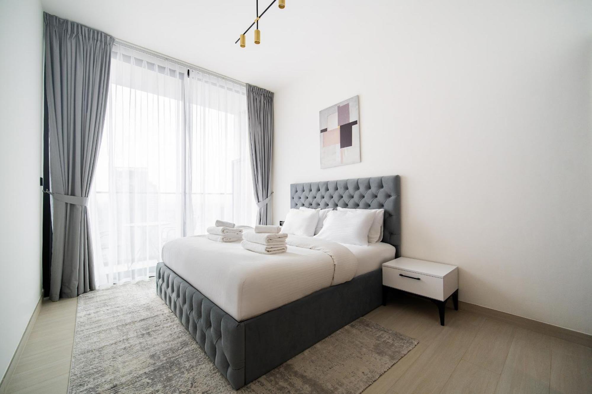 Apartment Jvc 1br With Skyline View - Near Circle Park & Marina *