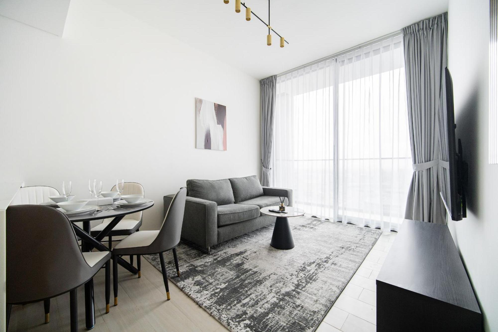 Apartment Jvc 1br With Skyline View - Near Circle Park & Marina Dubai