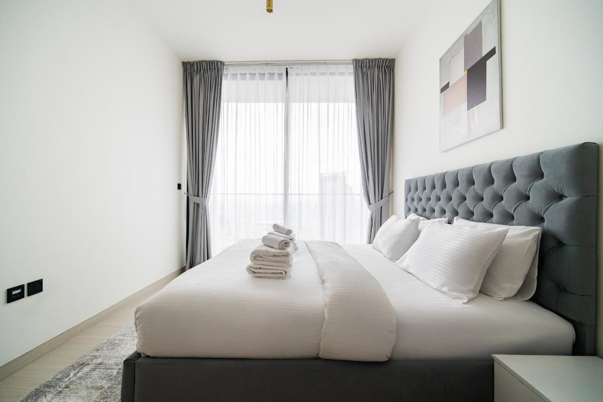 Jvc 1br With Skyline View - Near Circle Park & Marina