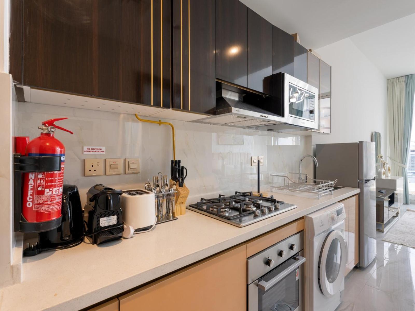 Apartment Timeless Glam Escape In Gemz-18 Dubai