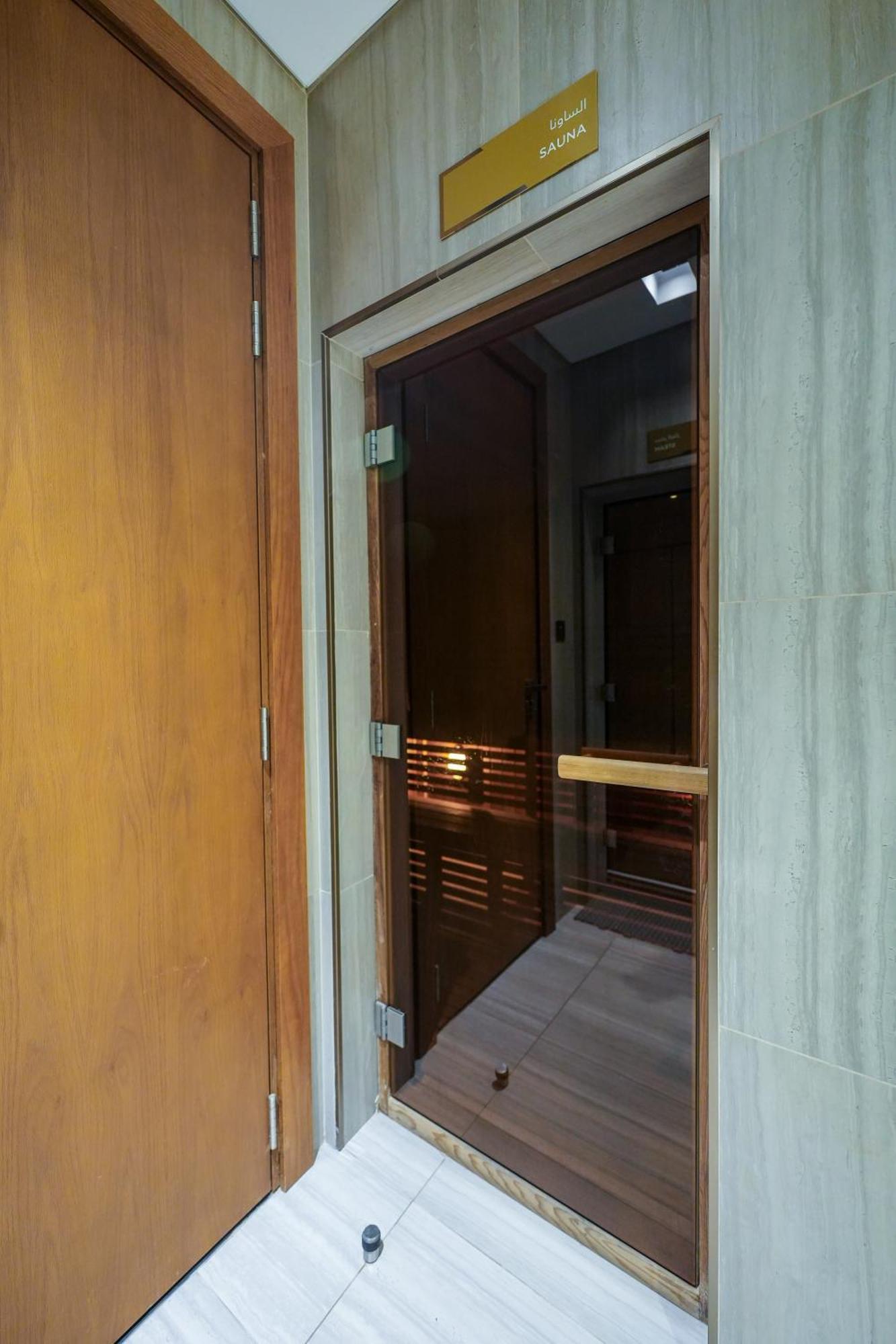 Urbanhomes - Luxury And Cozy 3bdr In Business Bay Canal View Apartment Dubai