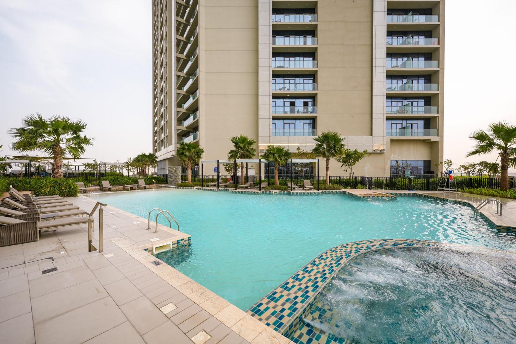 Urbanhomes - Luxury And Cozy 3bdr In Business Bay Canal View * Dubai