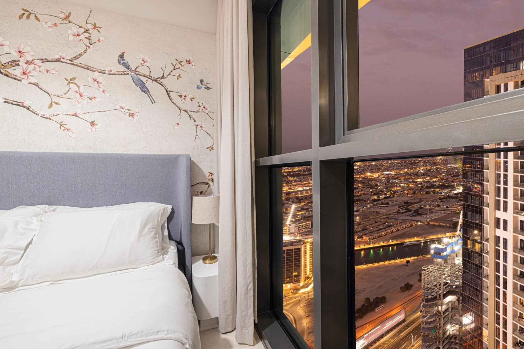 Urbanhomes - Luxury And Cozy 3bdr In Business Bay Canal View Dubai