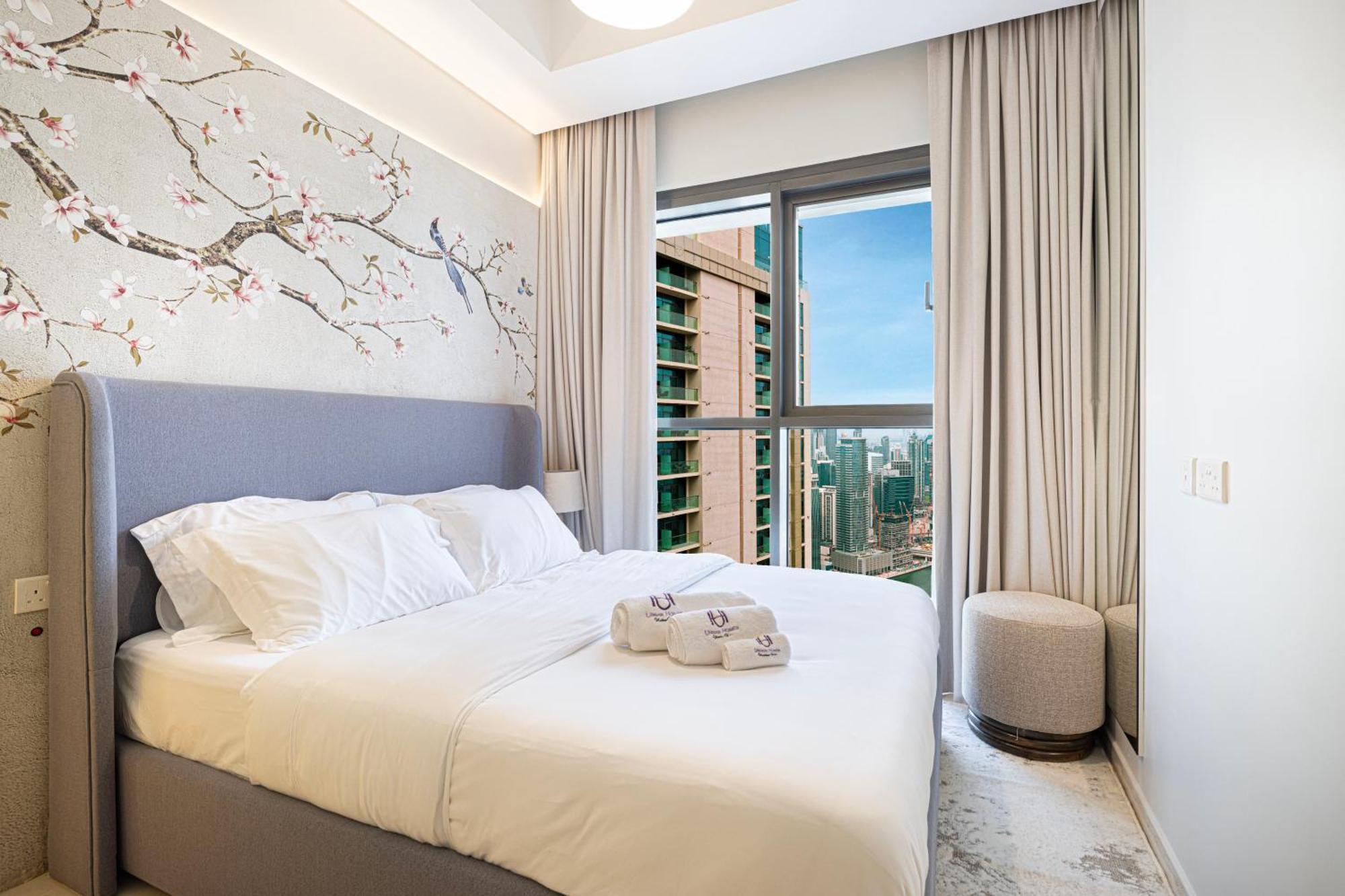 Urbanhomes - Luxury And Cozy 3bdr In Business Bay Canal View Apartment *
