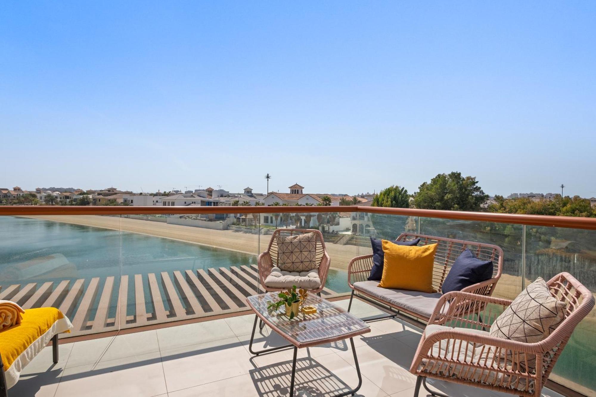 Apartment Cozy Sea View Palm Views West At Palm Jumeirah Dubai