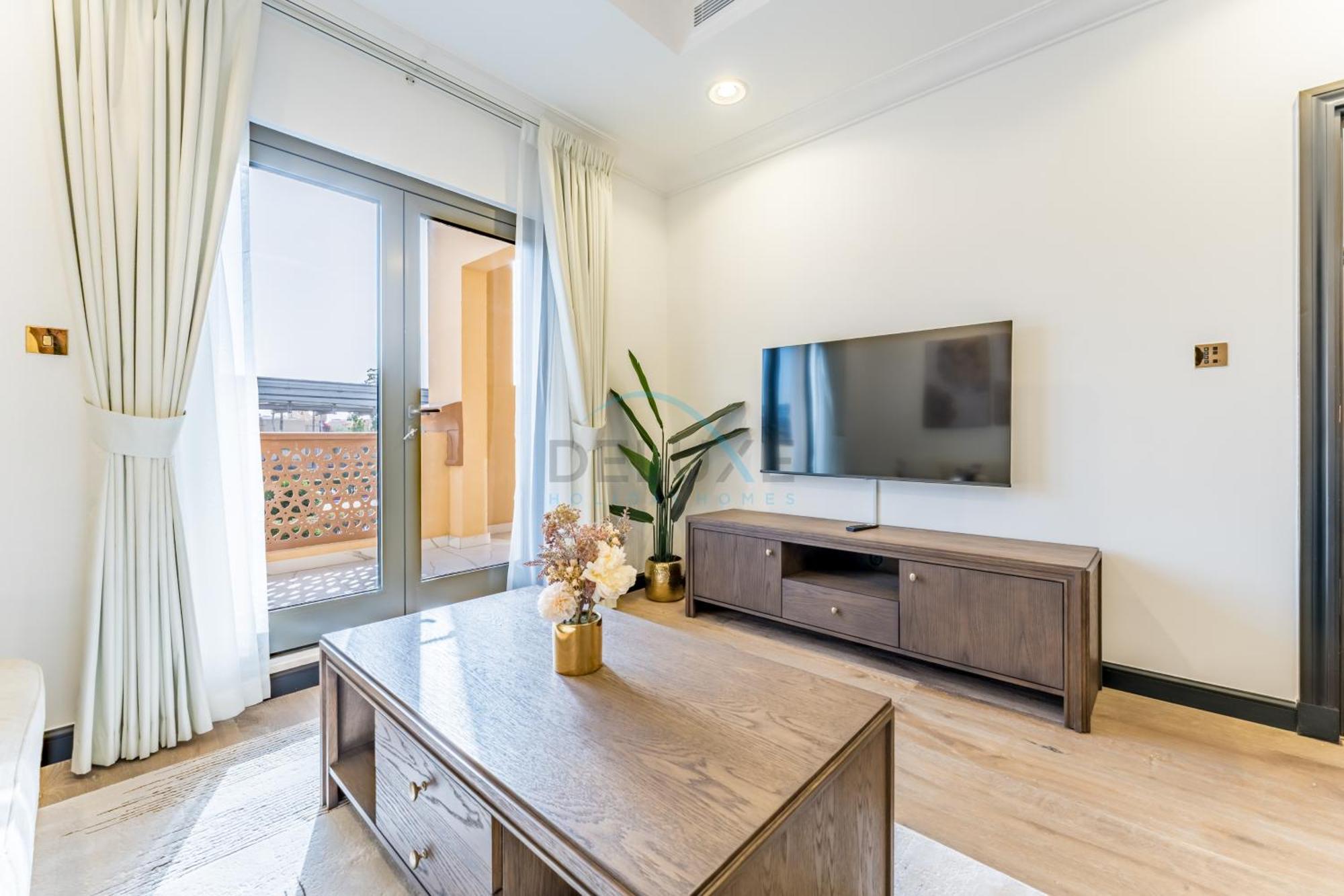 Close To The 4br And Assistant's With Bbq Facility, Canal Cove, Palm Jumeirah By Deluxe Homes Villa *