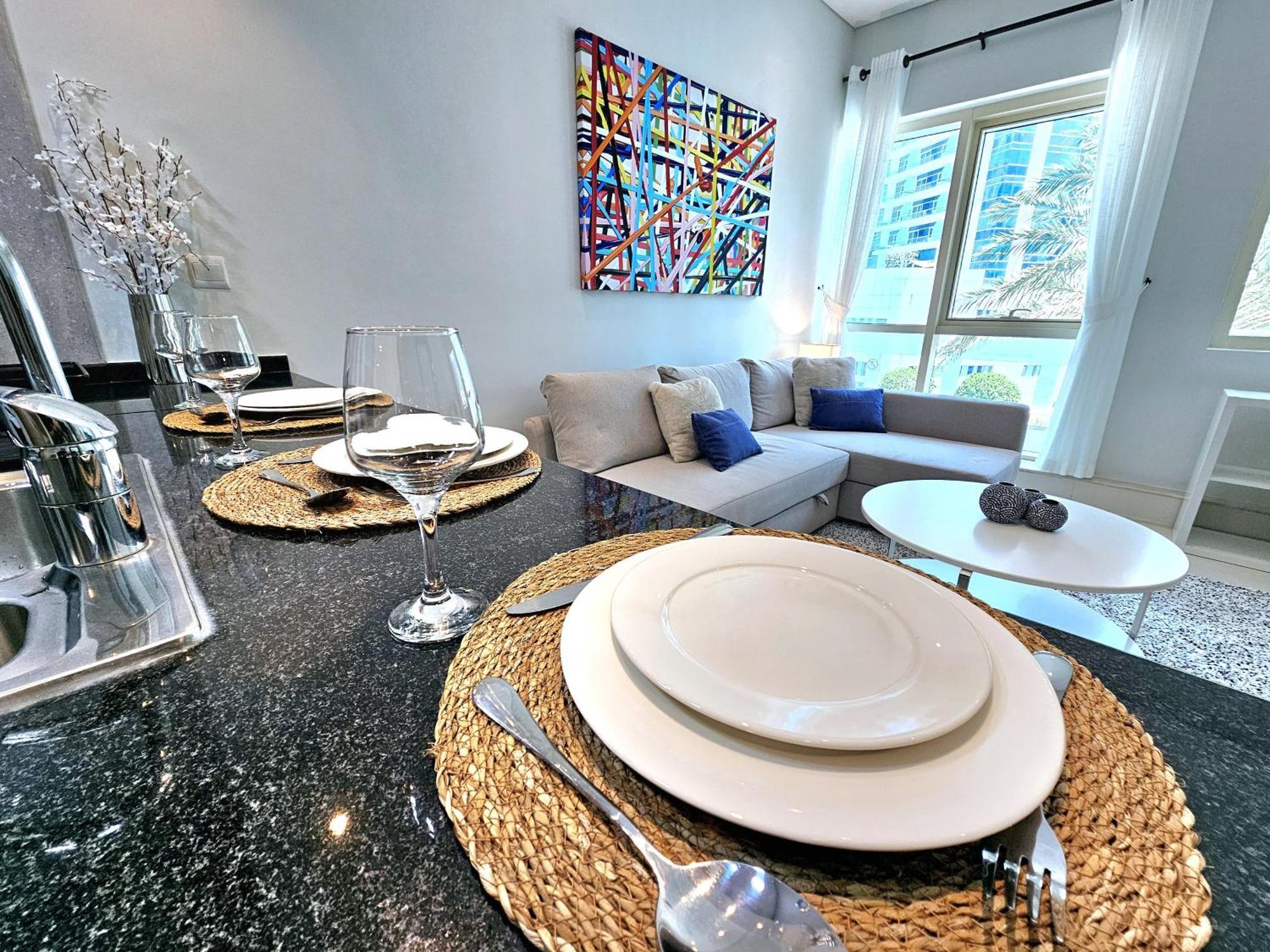 Apartment Sunrise Homes - Poolside 1 Bedroom Near Jbr Beach *
