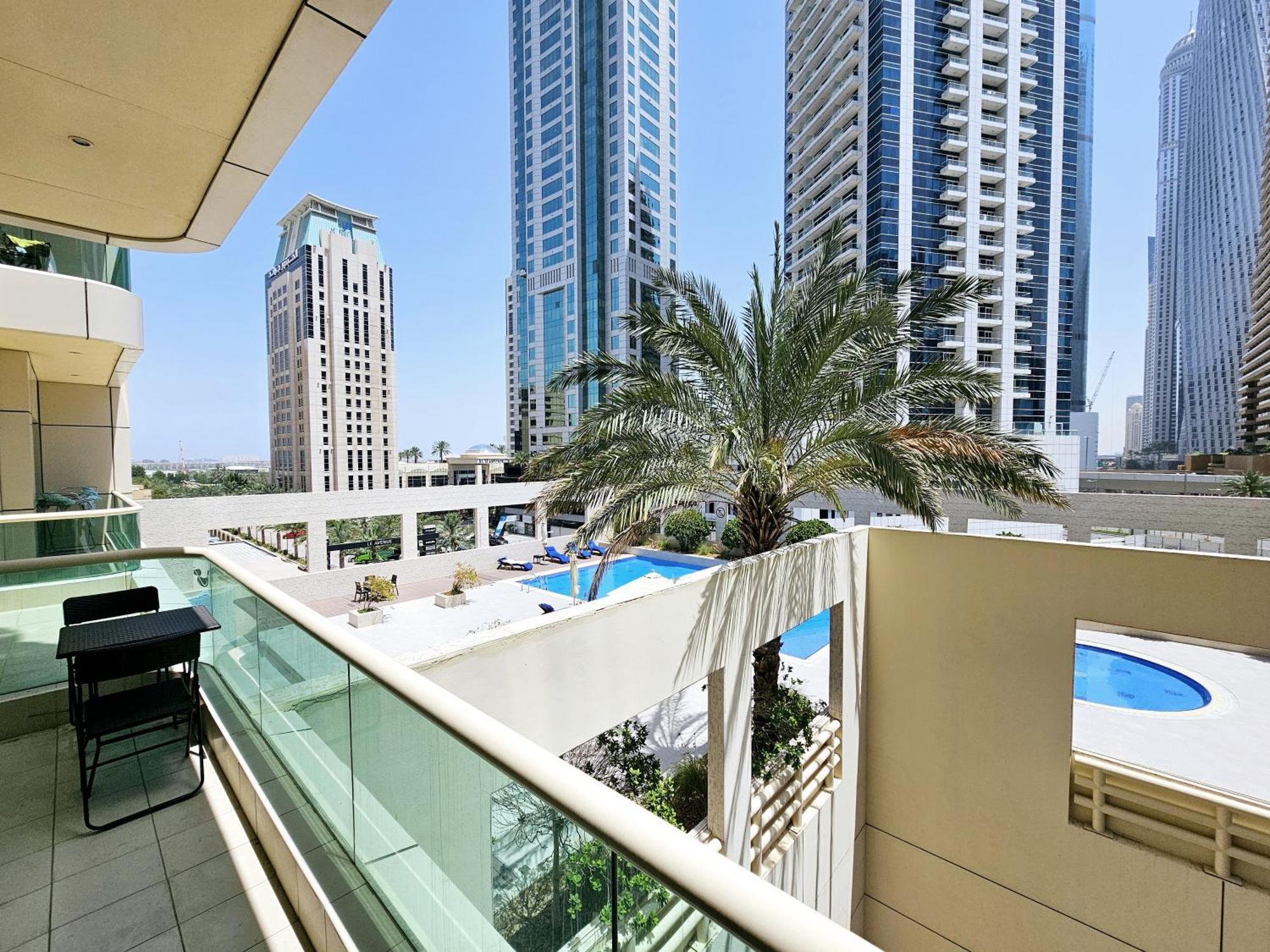 Sunrise Homes - Poolside 1 Bedroom Near Jbr Beach Apartment *
