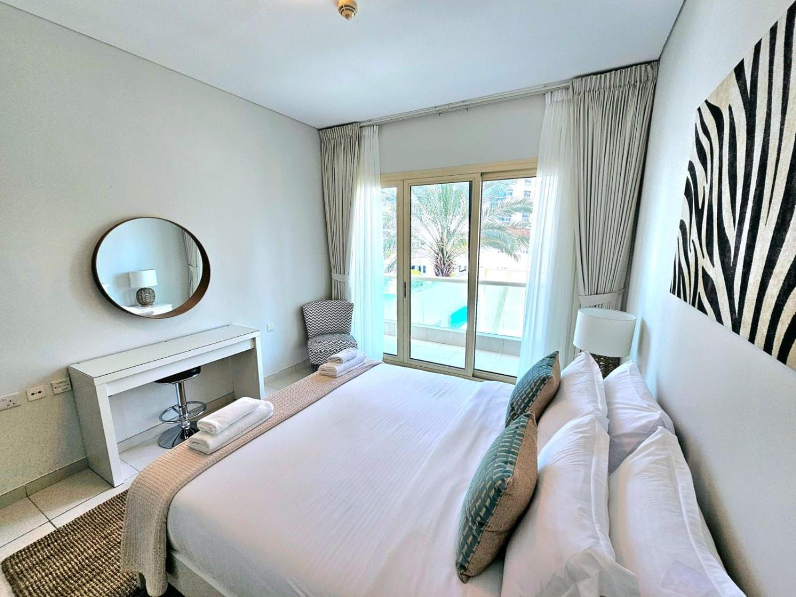 Sunrise Homes - Poolside 1 Bedroom Near Jbr Beach Dubai