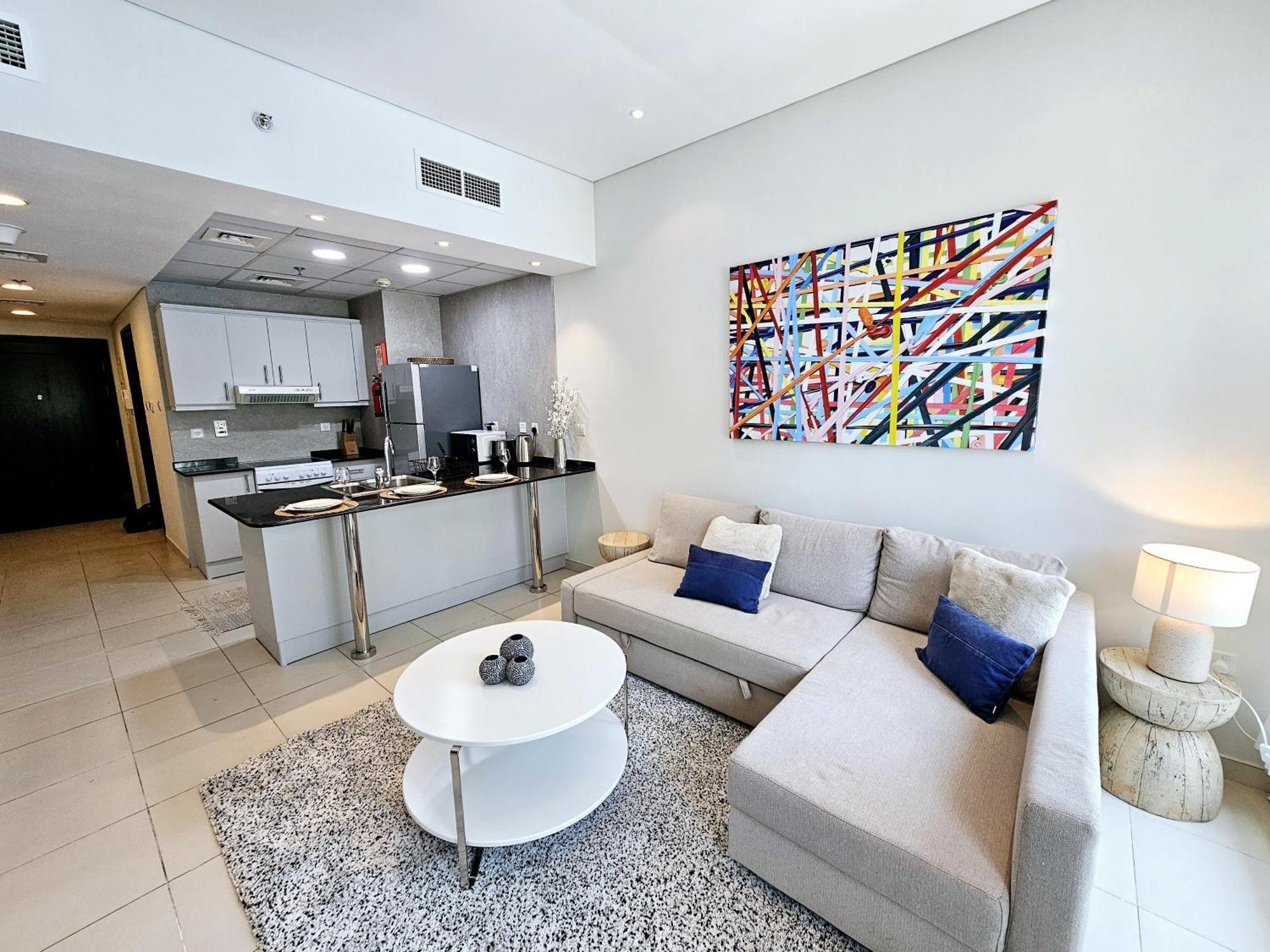 Sunrise Homes - Poolside 1 Bedroom Near Jbr Beach Apartment *